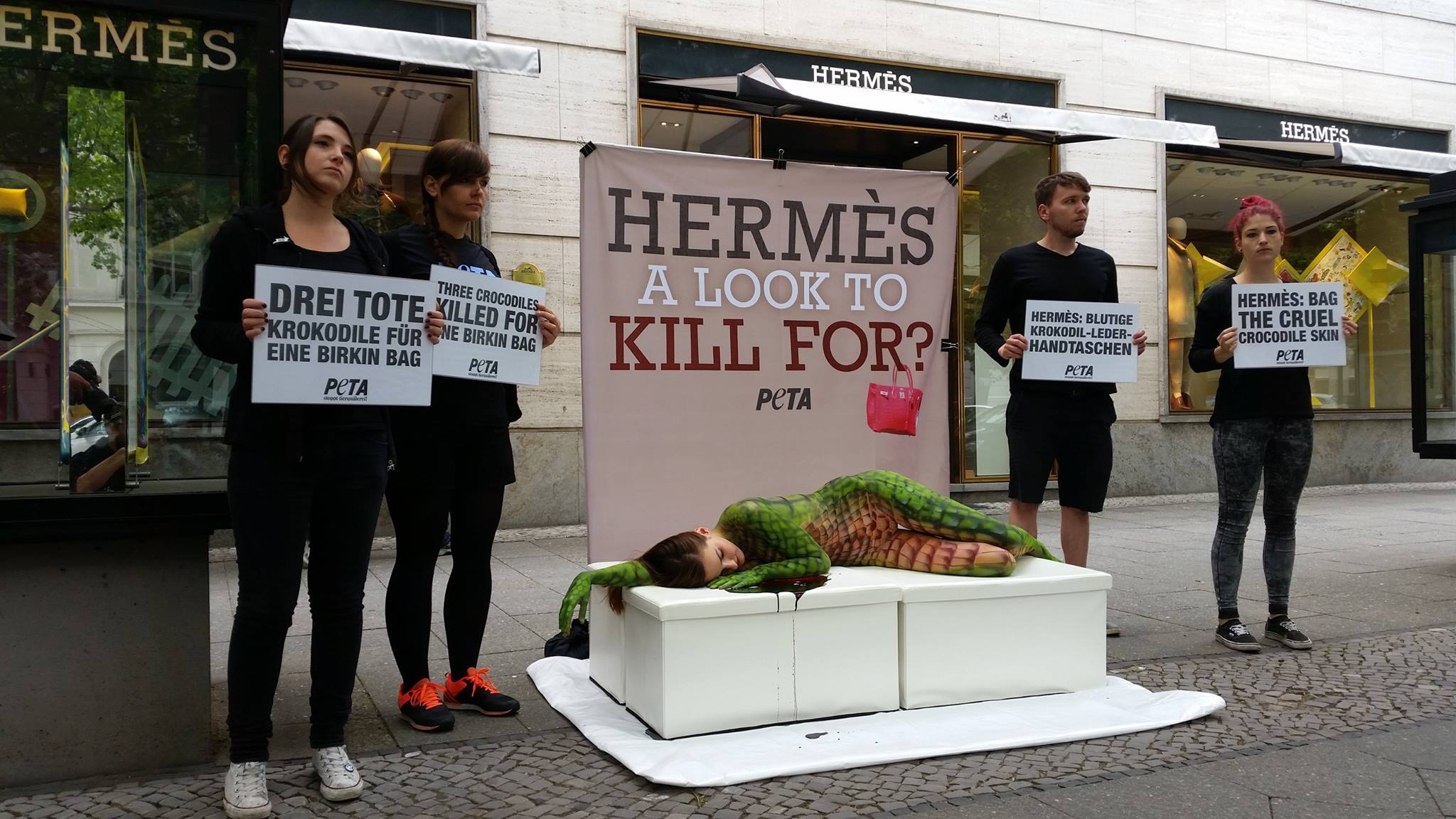 PETA \u0026#39;Reptiles\u0026#39; Go on World Tour of Hermes Stores | PETA UK