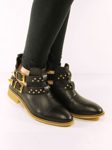 cut out low boot