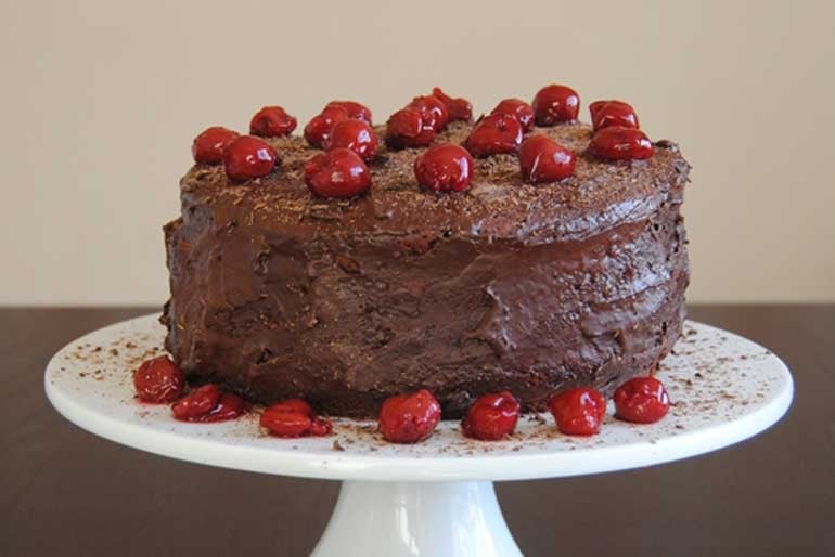 Malwina’s chocolate-and-cherry cake from veg-cranberry.weebly.com