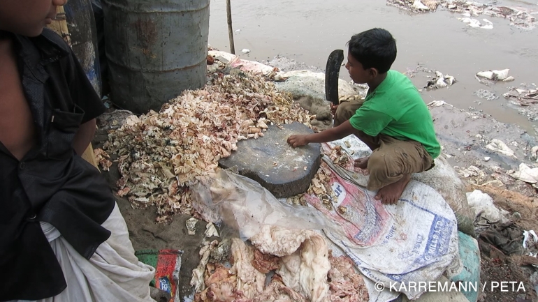 Bangladesh Leather Child Worker mini