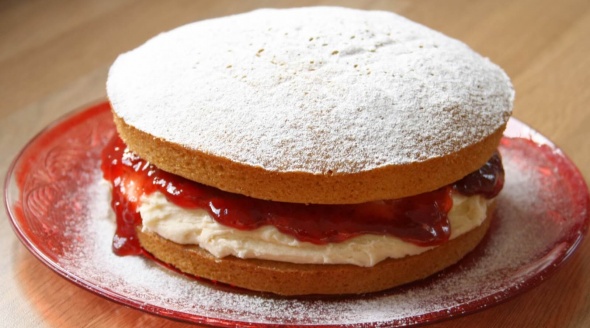 Victoria Sponge Cake British Vegan