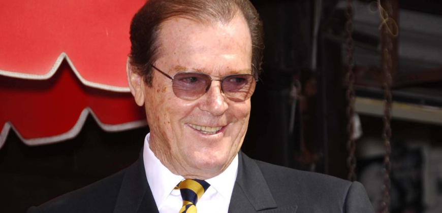 Sir Roger Moore Starmax