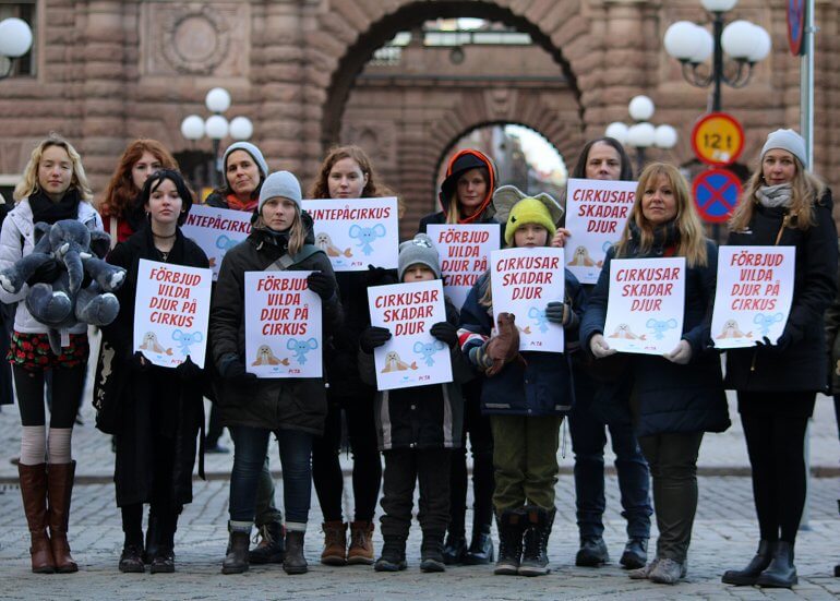 sweden-circus-children-demo