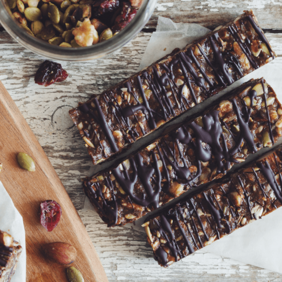 No-Bake Fruit and Nut Granola Bars