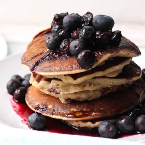 Blueberry Pancakes with Compote