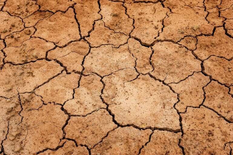cracked earth dry climate crisis free to use pixabay