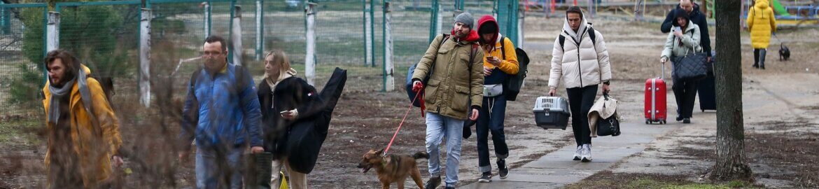 People with things in Kyiv - 24 Feb 2022