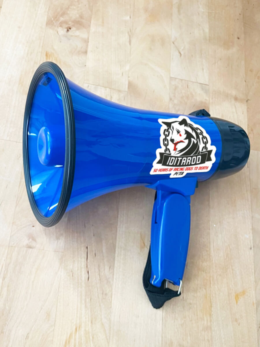 iditarod lewis hamilton megaphone peta uk Will Lewis Hamilton Use His Megaphone Birthday Gift to Help Dogs?