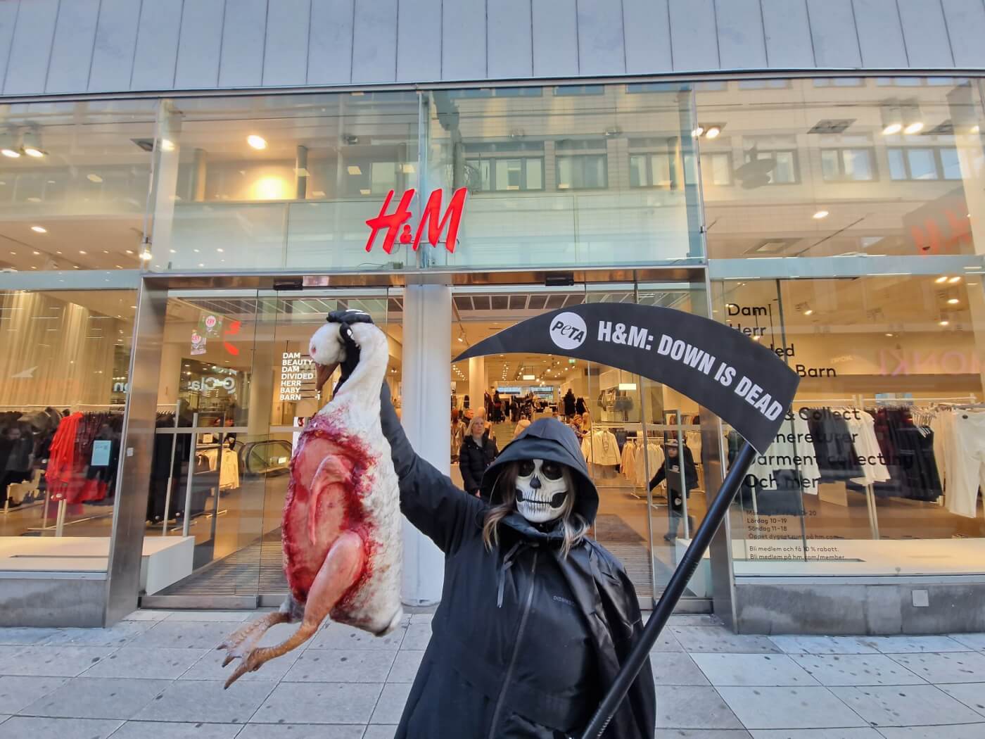 H&M to sell second-hand clothes at London flagship