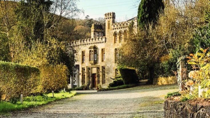 The outside of vegan hotel Ffarm Hall