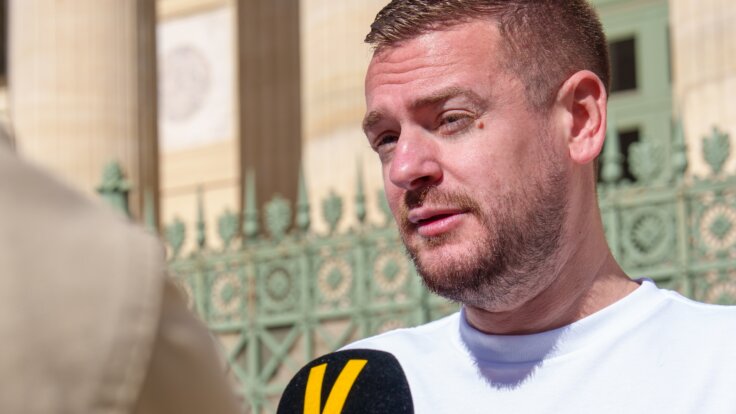 Influencer Jeremstar outside court